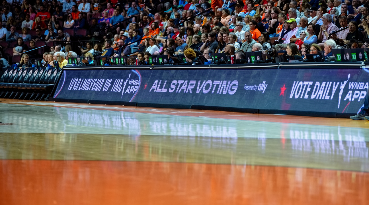 GOGO体育官网 - WNBA 全明星选秀花絮：Weatherspoon 与 Cooper 选边，Bueckers 与 Clark 成焦点 - GOGO体育